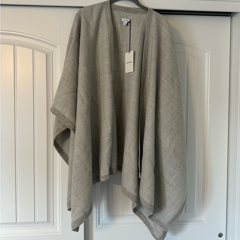 Brand new with tags CUYANA baby alpaca cape!